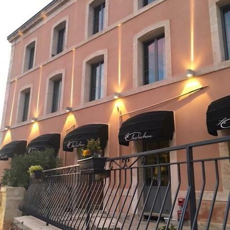 Au Chabichou Hotel Ниор Екстериор снимка