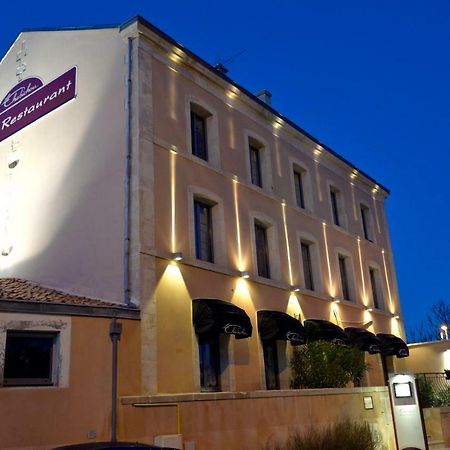Au Chabichou Hotel Ниор Екстериор снимка