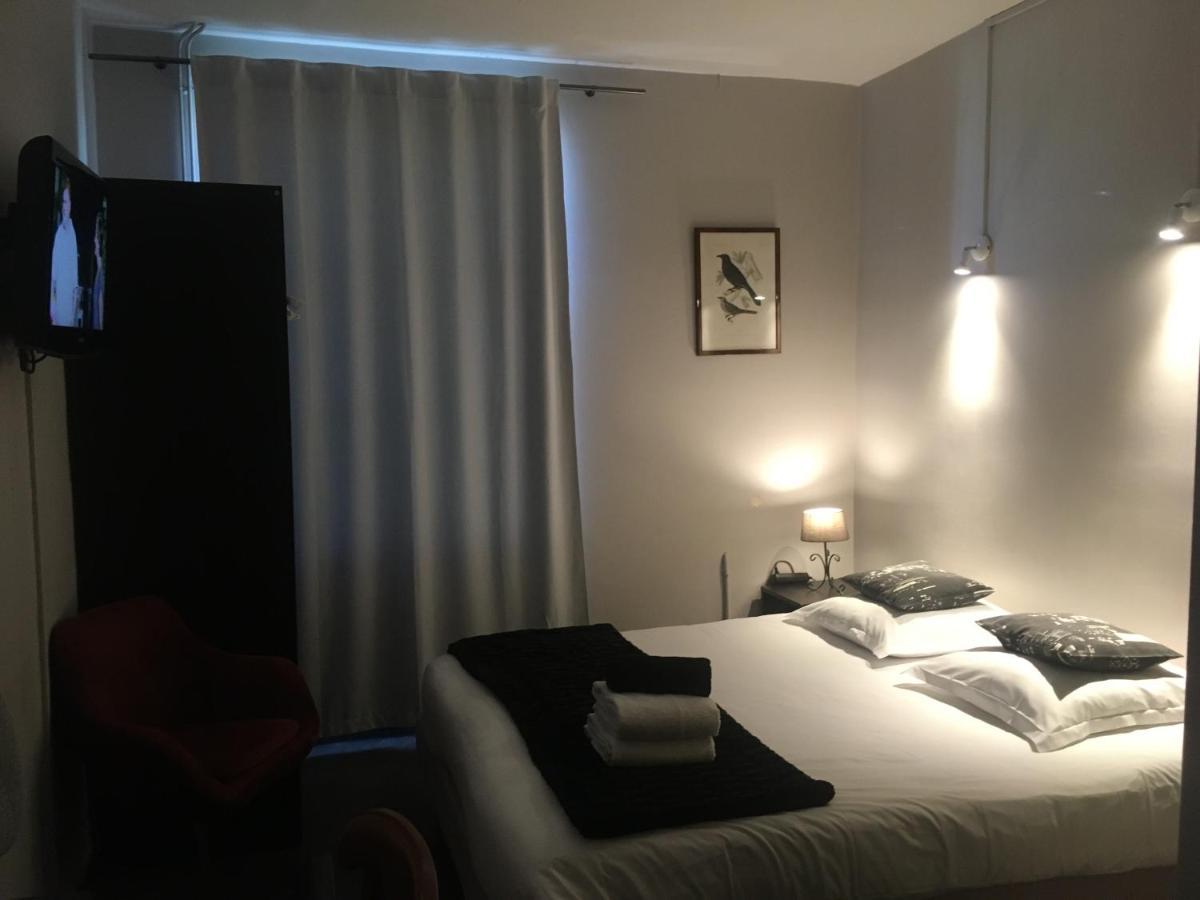 Au Chabichou Hotel Ниор Екстериор снимка