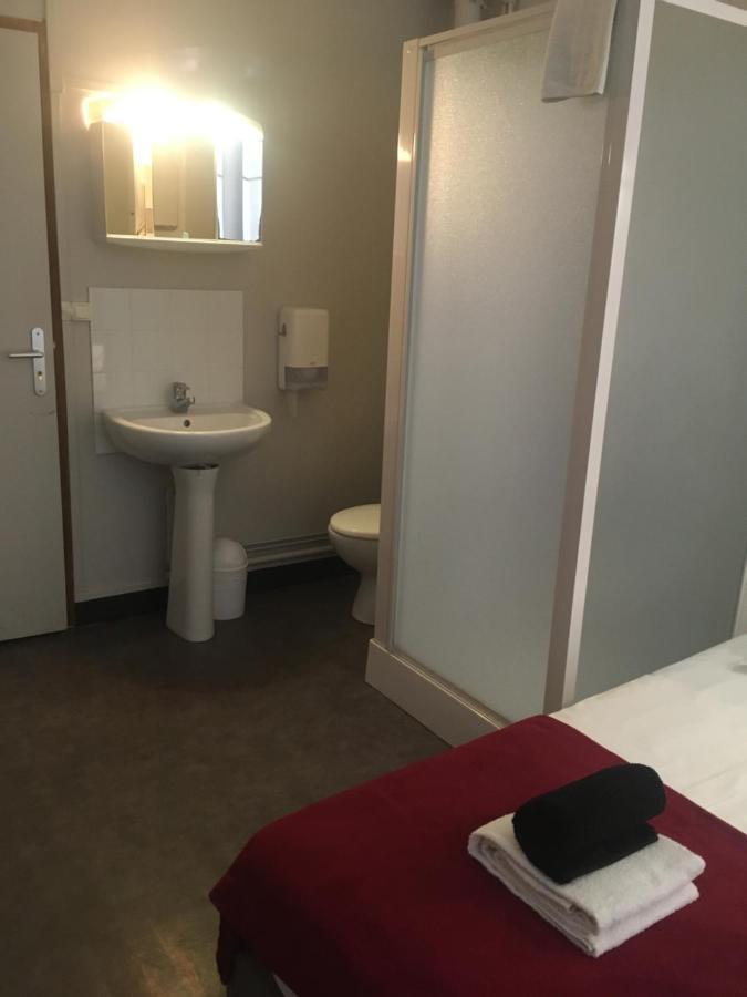 Au Chabichou Hotel Ниор Екстериор снимка