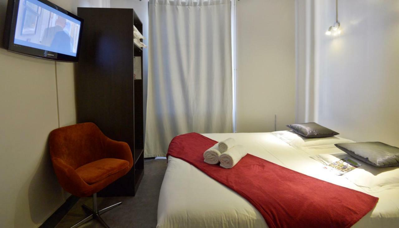 Au Chabichou Hotel Ниор Екстериор снимка