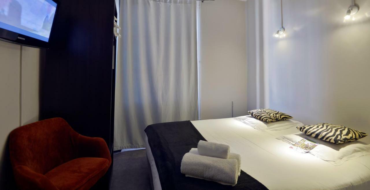 Au Chabichou Hotel Ниор Екстериор снимка