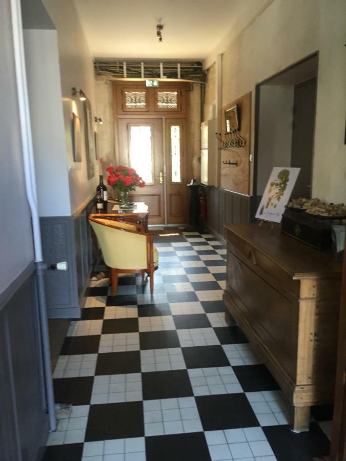 Au Chabichou Hotel Ниор Екстериор снимка